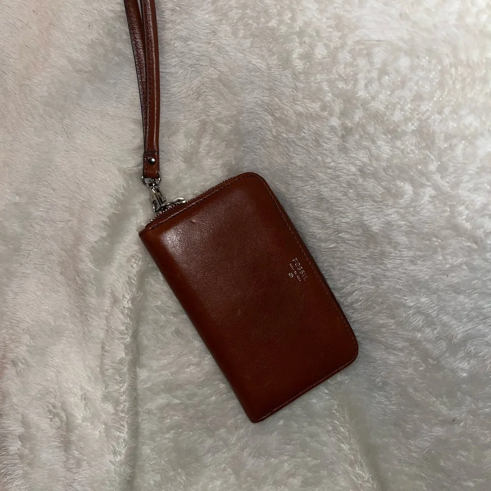 FOSSIL SYDNEY ZIP PHONE WALLET